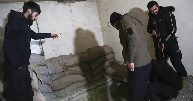 YPG/SDG nin Fırat ın kıyısına kilometrelerce tünel kazdığı ortaya çıktı