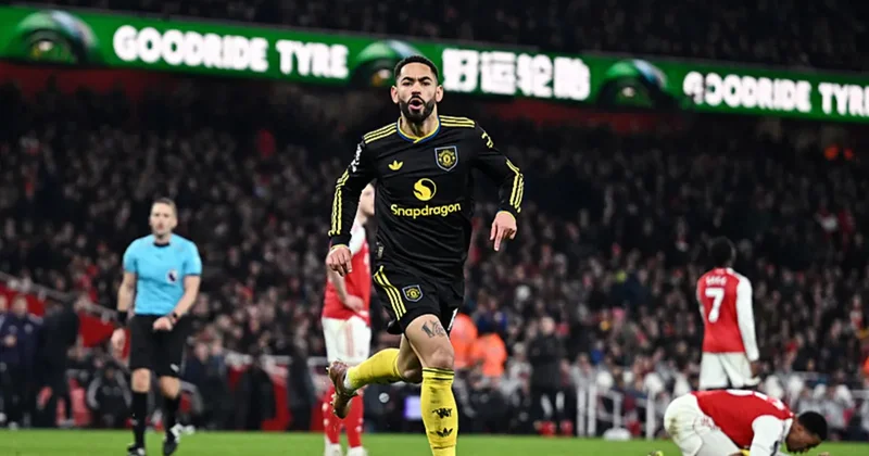 Manchester United, Arsenal’ı deplasmanda devirdi!