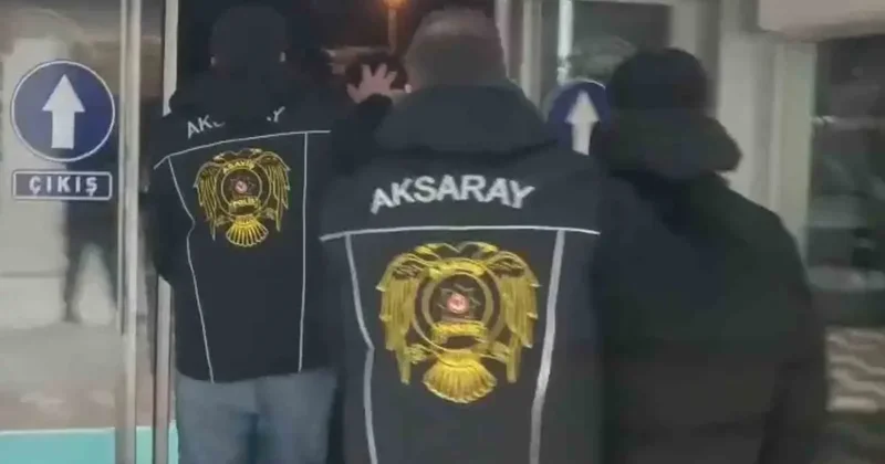 Aksaray’da bıçakçı dükkanını soyan 3 şüpheli yakalandı