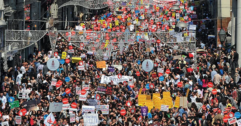 Sosyal medya İktidara teslim Sözcü Gazetesi