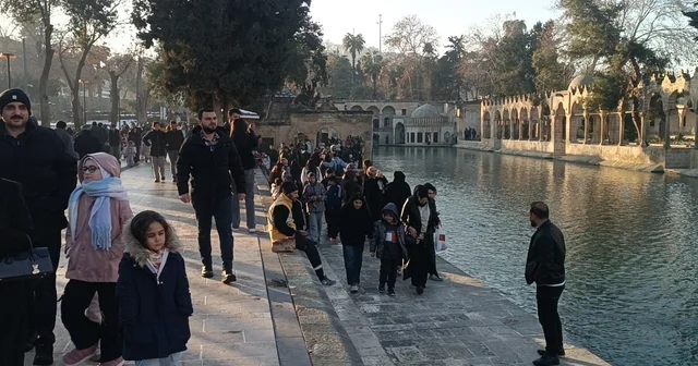 Güneşi gören soluğu Balıklıgöl de aldı Şanlıurfa Haberleri