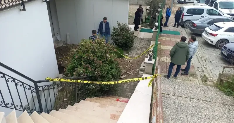 Apart otel sahibi merdivenlerden düşerek hayatını kaybetti Manisa Haberleri