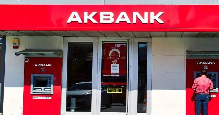 Akbank tan izinsiz kredi ve para transferi iddialarına açıklama: Bu vakaların sosyal mühendislik yöntemleriyle gerçekleştirildiği görüldü