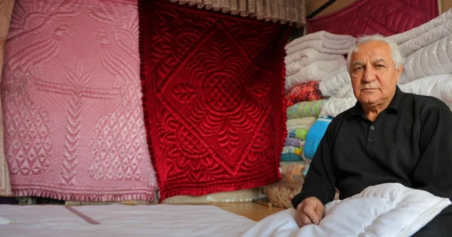 Kahramanmaraş ta yorgancılık mesleği yok olma tehlikesiyle karşı karşıya 50 yıllık esnaf Ali Kösesakal: 3 yıl sonra bu işi yapacak usta kalmayacak Kahramanmaraş Haberleri