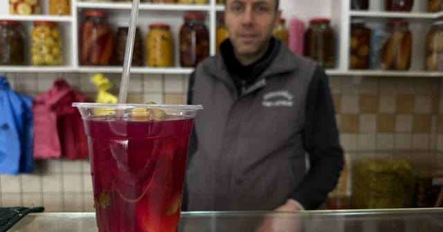 Dededen toruna 40 yıllık lezzete kış ayında ilgi yoğun Gribin ilacı bu dükkanda Vatandaşlar bağışıklık sistemini güçlendirmek için 40 yıllık turşucunun kapısını aşındırıyor Kocaeli Haberleri