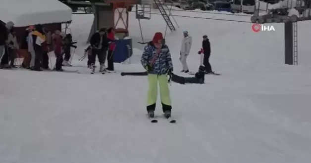 Artvin’de kar şenliği renkli görüntülere sahne oldu