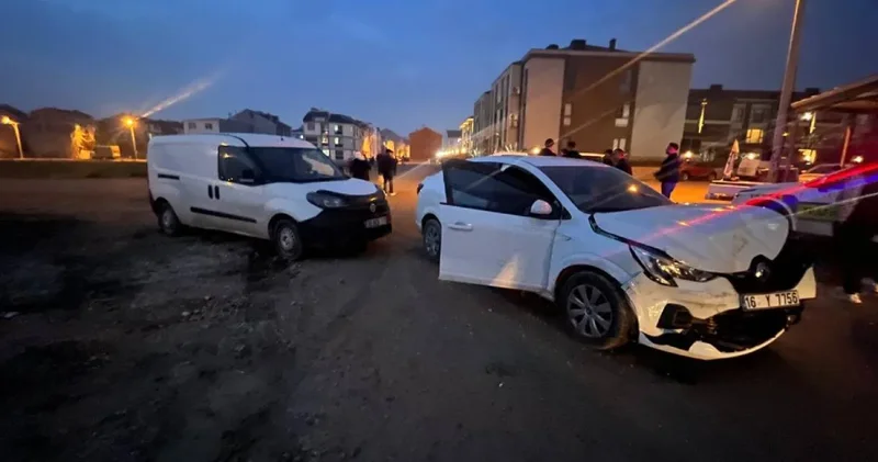 Bursa İnegöl de trafik kazası: 2 sürücü yaralandı