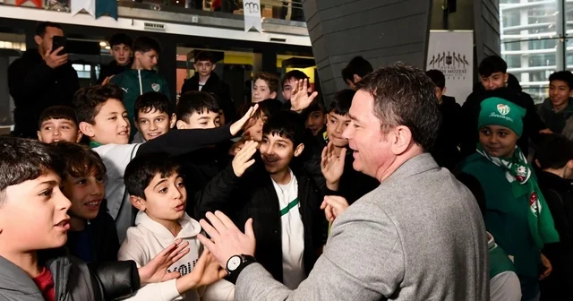 Osmangazi de 90 çocuk daha Bursasporlu oldu Osmangazi Belediyesi nden sömestr tatilinde çocukları mutlu eden hediye Bursa Haberleri