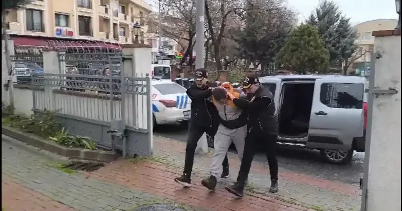 11 yıl 7 ay hapisle aranıyordu: İstanbul da kıskıvrak yakalandı İstanbul Haberleri