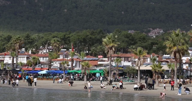 Akyaka da güneşli hava sahilleri doldurdu Muğla Haberleri