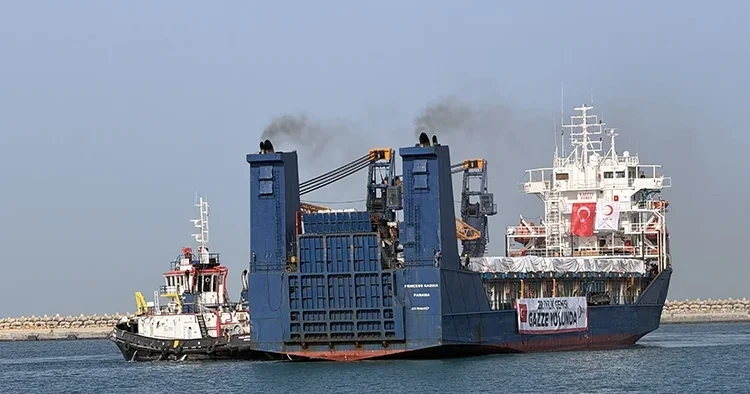 Türk Kızılay ının yardım gemisi Gazze yolunda