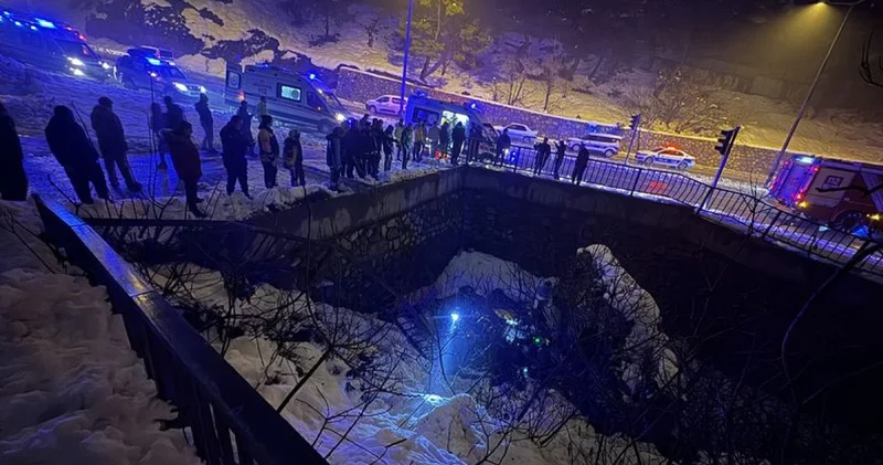 Kahramanmaraş ta köprüden düşen otomobildeki 5 kişi yaralandı