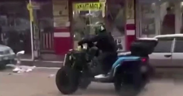 Gaziantep te drift atan 2 sürücüye ceza: Tehlike saçtıkları anlar kamerada Gaziantep Haberleri