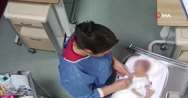 Bebeği darbeden hemşire polise teslim oldu