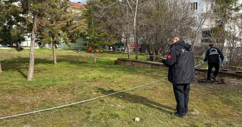 Uşak ta Millet Bahçesi nde bir kişi ölü bulundu