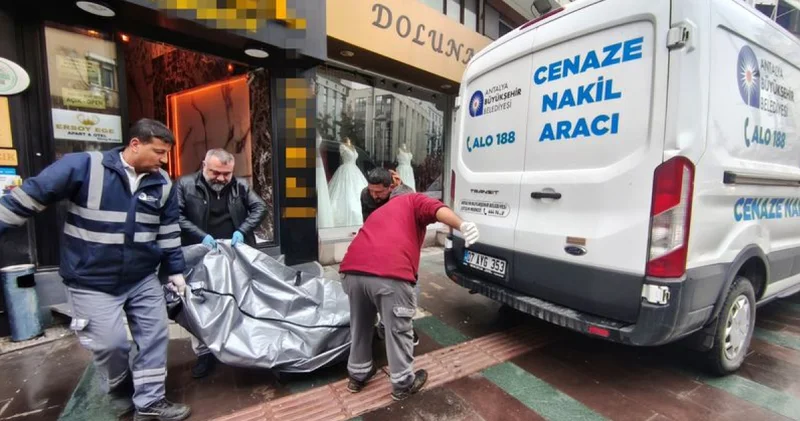 Son dakika: Antalya’da dün giriş yaptığı otel odasında ölü bulundu Son dakika haberleri