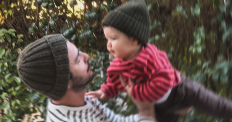 Kaan Yıldırım dan oğlu Fikret Hakan ile yeni fotoğraf... Baba oğul bir örnek giyindi