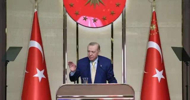 Cumhurbaşkanı Erdoğan: Zihinleri fosilleşmiş güruhun hezeyanlarına gülüp geçiyoruz VİDEO İZLE