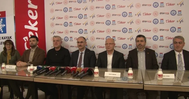 Uludağ daki uluslararası kayak organizasyonlarının lansmanı Bursa da yapıldı Türkiye Kayak Federasyonu Başkanı Prof. Dr. Süleyman Şahin: Yarının şampiyonları bu yarışmada çıkacak 15 ülkeden 400 sporcu pistlerde yerini alacak Bursa Haberleri