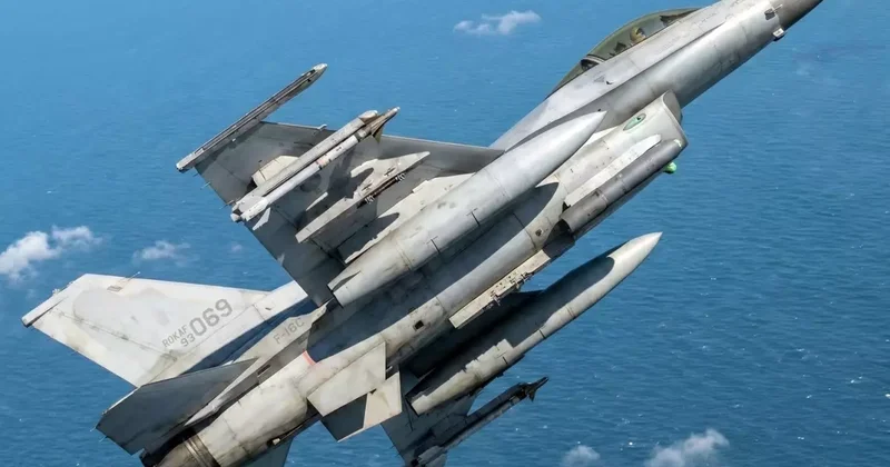 Savaş uçakları için kara gün! Dört bir yandan acı haberler geldi