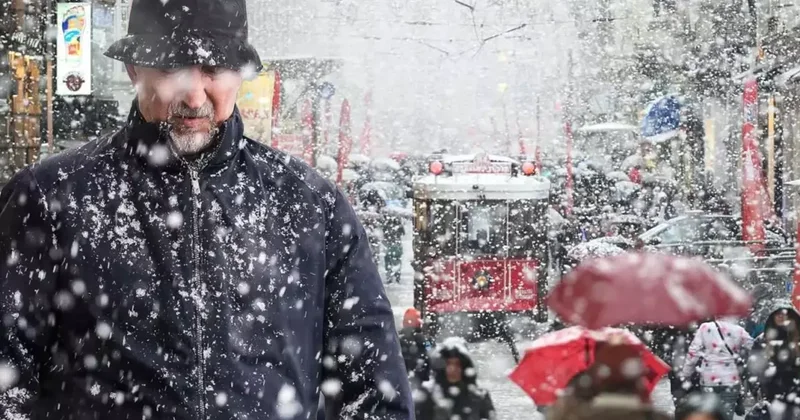 3 ile kuvvetli kar uyarısı! Meteoroloji İstanbul için de tarih verdi