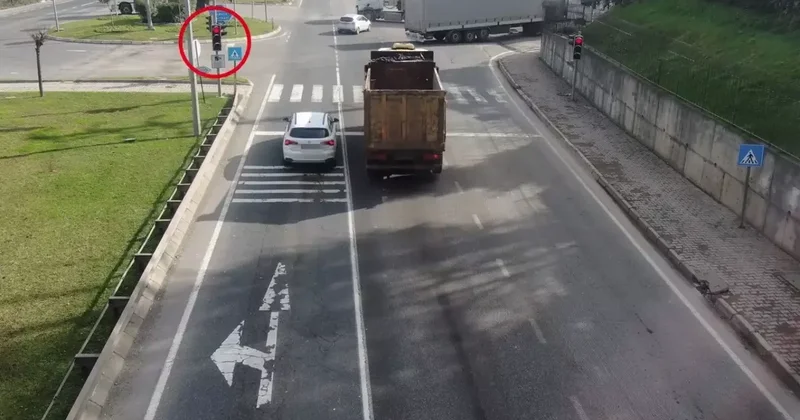 Kurallara uymayan sürücüler dron ile görüntülendi