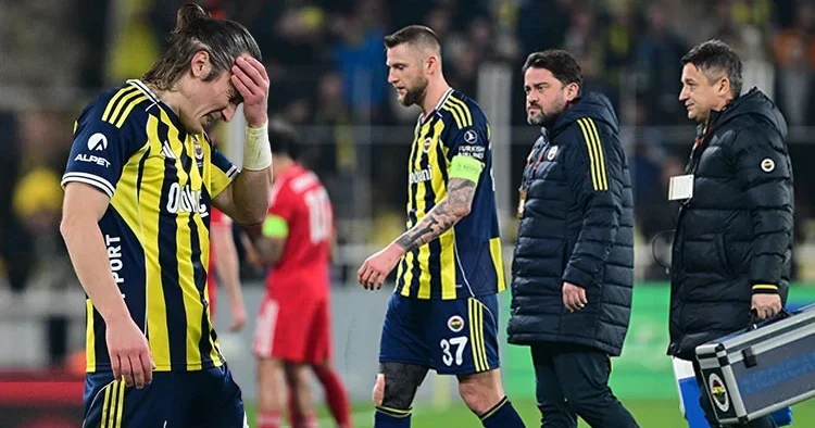 Fenerbahçe de son 3 sezonda stoperde 3. kriz!