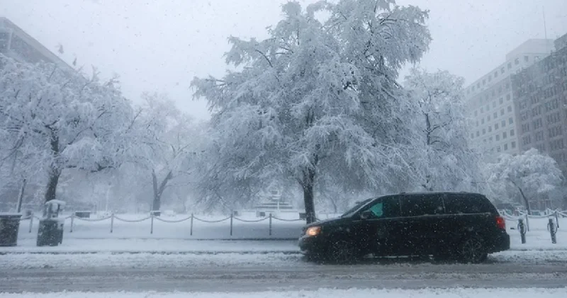 Olağanüstü hal ilan edildi: 11 binden fazla uçuş iptal