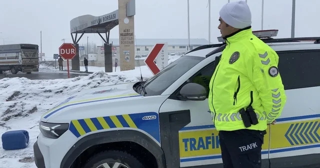 Ağrı da hayvan borsası çevresinde trafik denetimi Ağrı Haberleri