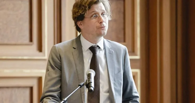 Alman ekonomistten sert uyarı! Bu hızla otomotivde 2030 u göremeyiz