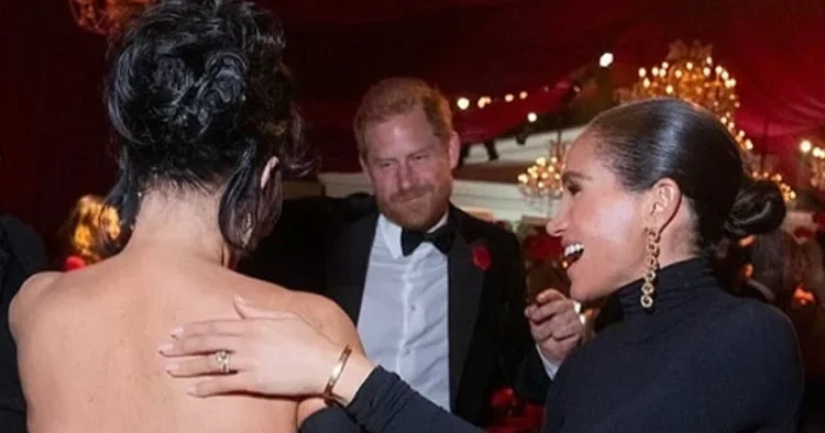 Sadece babasının sarayının değil zengin evinin kapıları da yüzlerine kapandı