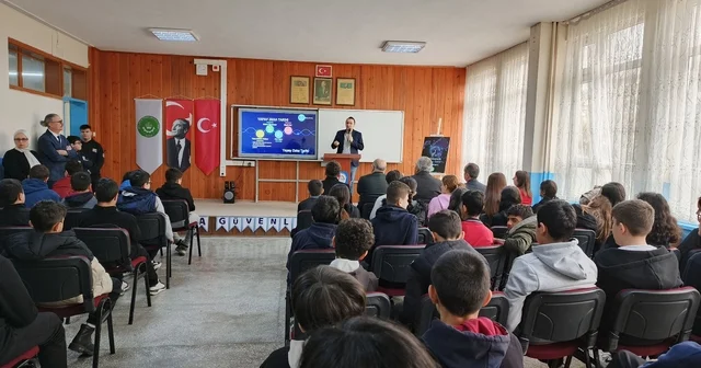 Bafra da ortaokul öğrencilerine dijital güvenlik eğitimi Samsun Haberleri