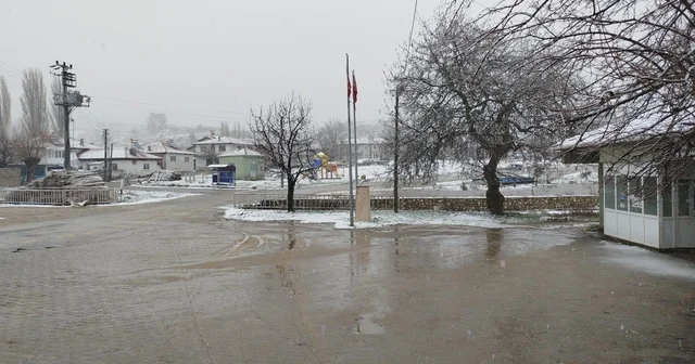 Buldan ın yüksek kesimlerinde kar yağışı etkili oldu Denizli Haberleri