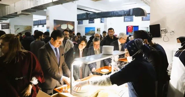 ARÜ Rektörü Emiroğlu, iftarda öğrencilerle buluştu Ardahan Haberleri