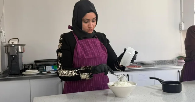 Siverek te aşçılık kursuna giden kadınlar yöresel yemekler yapıp sofraları süslüyor Şanlıurfa Haberleri