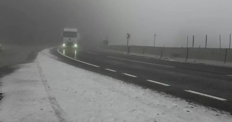 İstanbul un yanı başında kar yağışı etkili oluyor