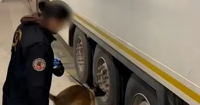 Tırın lastiğinden 22,5 kilogram uyuşturucu çıktı VİDEO İZLE