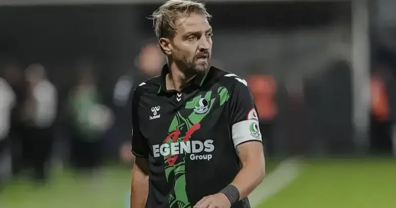 Sakaryaspor dan Caner Erkin e büyük şok: 4 kırmızı kart görmüştü Futbol Haberleri