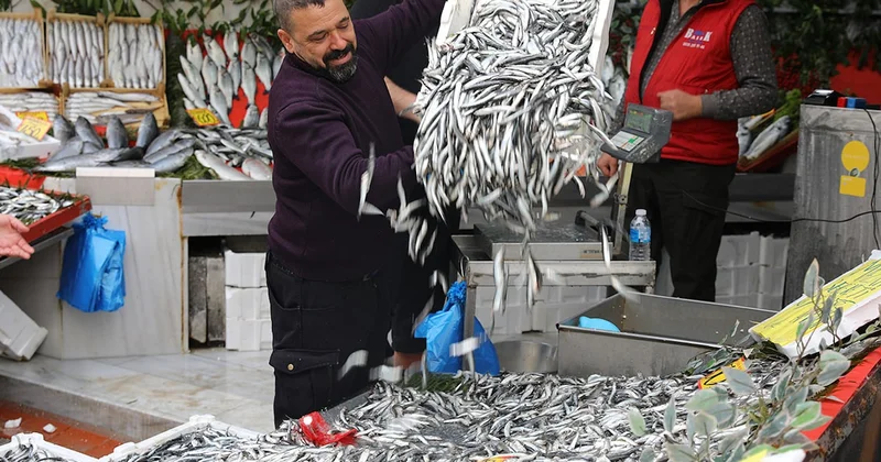 Fiyatı gören tezgaha koştu, metrelerce kuyruk oluştu Sözcü Gazetesi