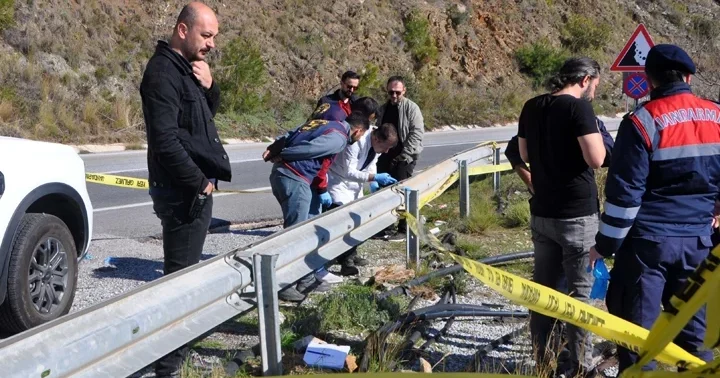 Yol kenarında cansız bedeni bulunmuştu! Boğulma izlerine rastlandı, eşi gözaltına alındı