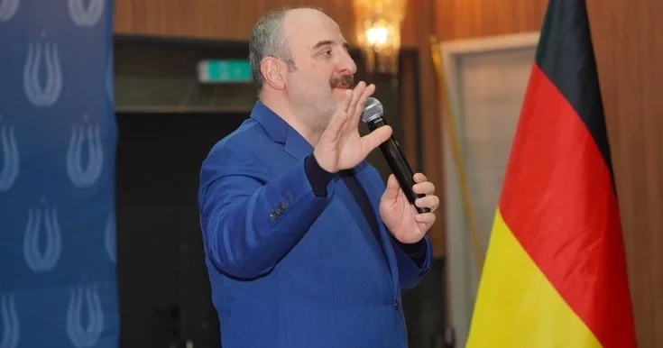 Komisyon Başkanı Mustafa Varank, Almanya’da Türklerle buluştu