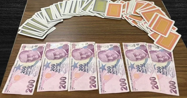 Kırşehir de kumar oynayan 3 kişiye 34 bin 812 lira ceza kesildi Kırşehir Haberleri