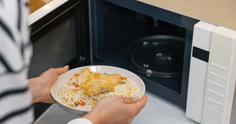 Mikrodalgada yemeğini ısıtanlar yandı Sözcü Gazetesi