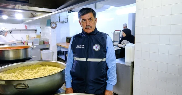 Erzincan da ihtiyaç sahiplerine her gün 3 çeşit iftar yemeği ulaştırılıyor Erzincan Haberleri