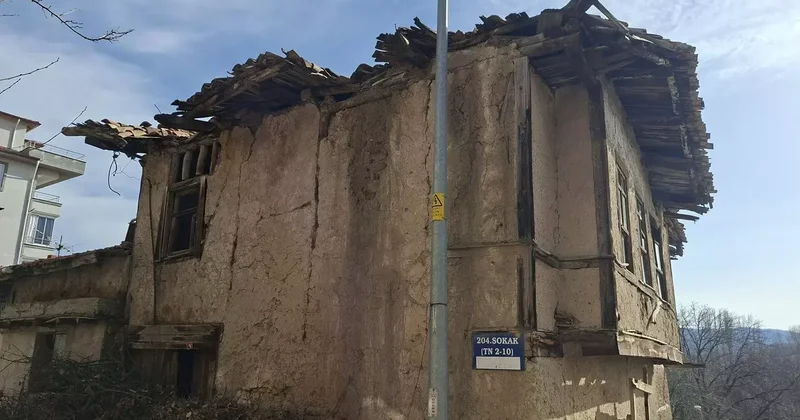 Hisarcık ta kültür varlığı statüsündeki binalar risk oluşturuyor