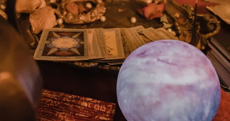 Kız arkadaşına büyü yaptırmak istedi hayatının şokunu yaşadı! Neyi var neyi yok gitti