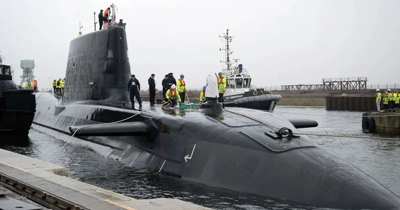 100 metre uzunluğundaki 7.800 tonluk dev denizaltı Umman Denizi ne konuşlandırıldı Sözcü Gazetesi