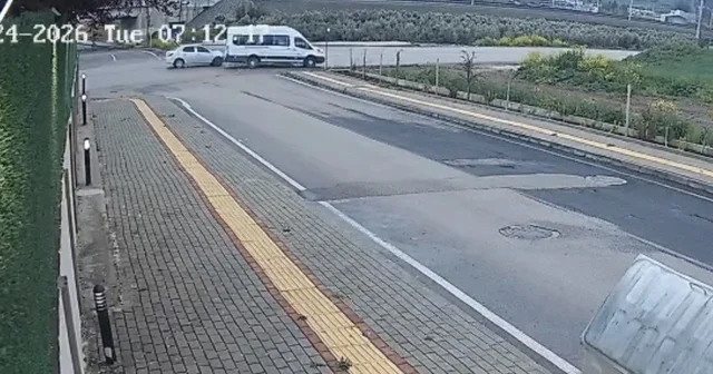 Osmaniye de alt geçitte kaza kamerada: Otomobil ile minibüs çarpıştı Osmaniye Haberleri