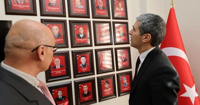 Afyonkarahisar da kiraz üreticilerine tuzak dağıtıldı Afyonkarahisar Haberleri