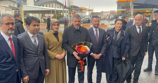 İçişleri Bakanı Çiftçi, AK Parti Ağrı İl Başkanlığını ziyaret etti Ağrı Haberleri